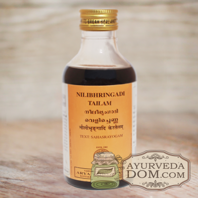 Масло для волос "Нилибхрингади Тайлам" (Брингарадж - кунжут), от "Арья Вайдья Ша
